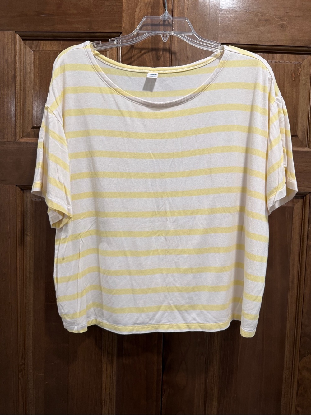Old Navy Striped Short-Sleeve Scoop Neck Top in Yellow and White, Size Large